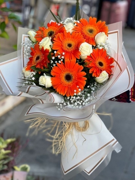Gerberalı Beyaz Gül